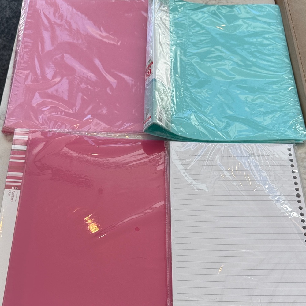 (Unopened) Pink and Blue folder+  loose-leaf notebook